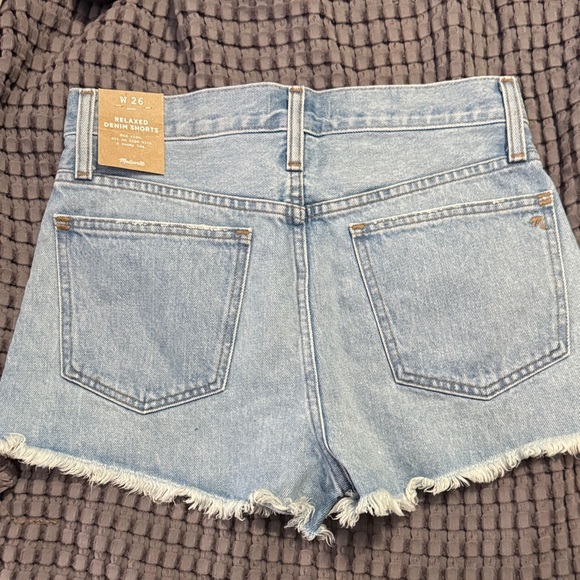 Madewell Women's Light Wash Jean Shorts - Picture 3 of 6